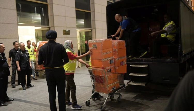 «Ντου» της αστυνομίας στο σπίτι πρώην πρωθυπουργού! – Στο εξωτερικό υπάρχει δικαιοσύνη